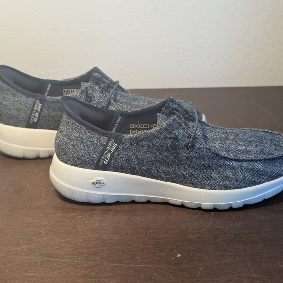 Skechers Hands Free Slip-ins GO WALK Joy Fantasia Navy Women's 7 Wide 124644W - Picture 3 of 9